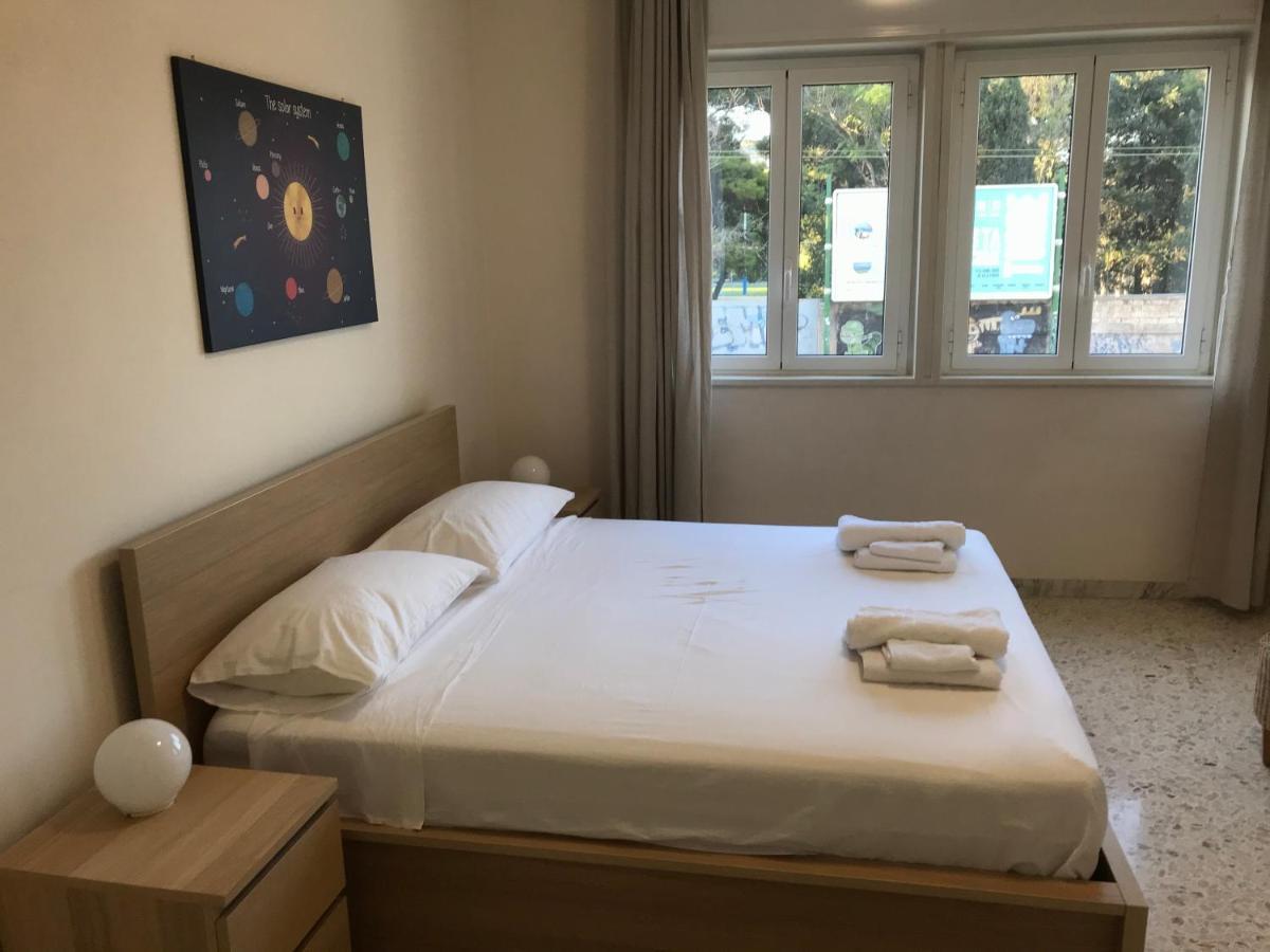 B&B Parco 2 Giugno Μπάρι Εξωτερικό φωτογραφία