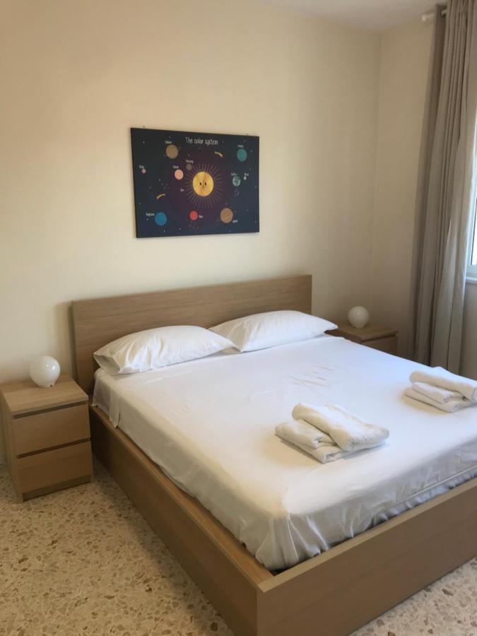 B&B Parco 2 Giugno Μπάρι Εξωτερικό φωτογραφία