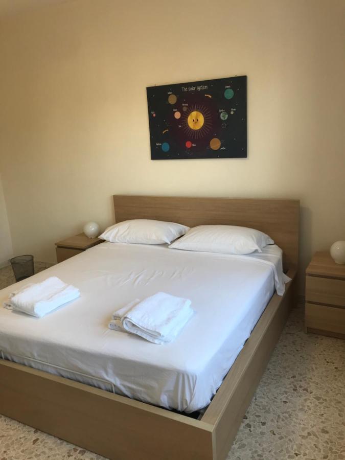 B&B Parco 2 Giugno Μπάρι Εξωτερικό φωτογραφία