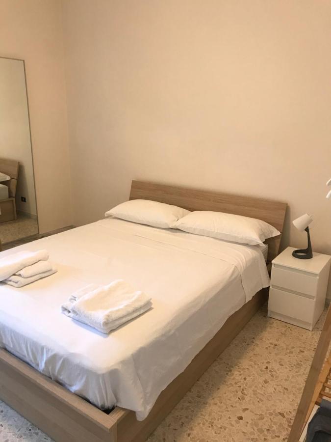 B&B Parco 2 Giugno Μπάρι Εξωτερικό φωτογραφία