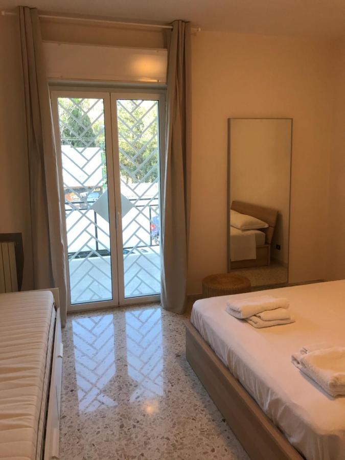 B&B Parco 2 Giugno Μπάρι Εξωτερικό φωτογραφία