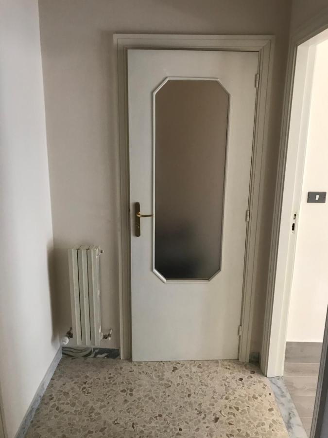 B&B Parco 2 Giugno Μπάρι Εξωτερικό φωτογραφία