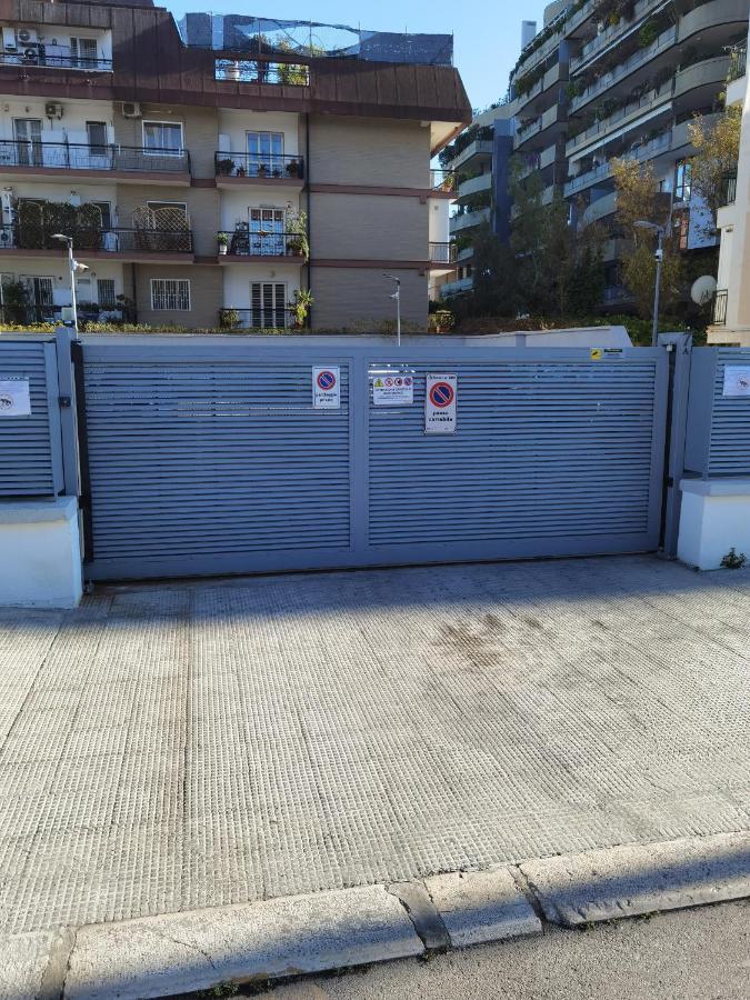 B&B Parco 2 Giugno Μπάρι Εξωτερικό φωτογραφία