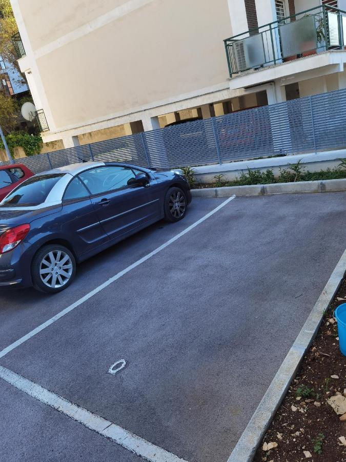 B&B Parco 2 Giugno Μπάρι Εξωτερικό φωτογραφία